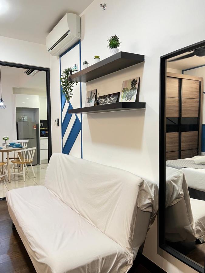 Cosy Almas Nusajaya Homestay *